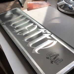 Kat Von D metal matte